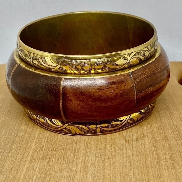𝅺WOODEN bracelet brass accents bangle foliage wide HOST PICK! Brown gold - Picture 1 of 8